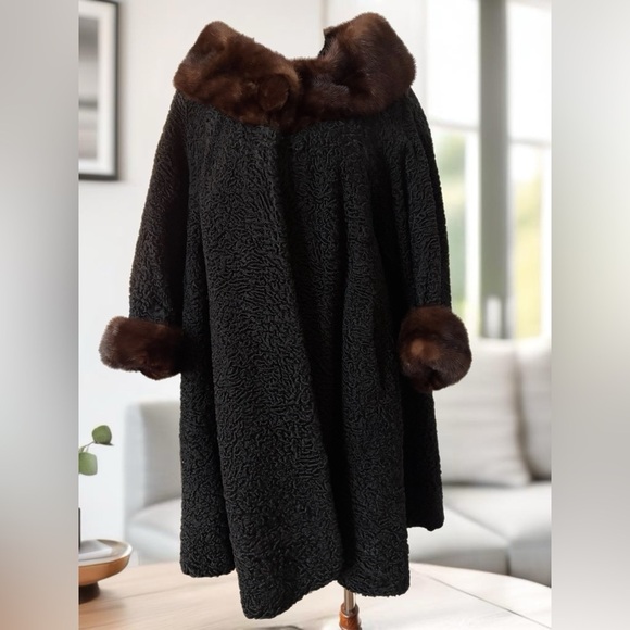 Vintage lambswool and Mink fur coat - Picture 1 of 10